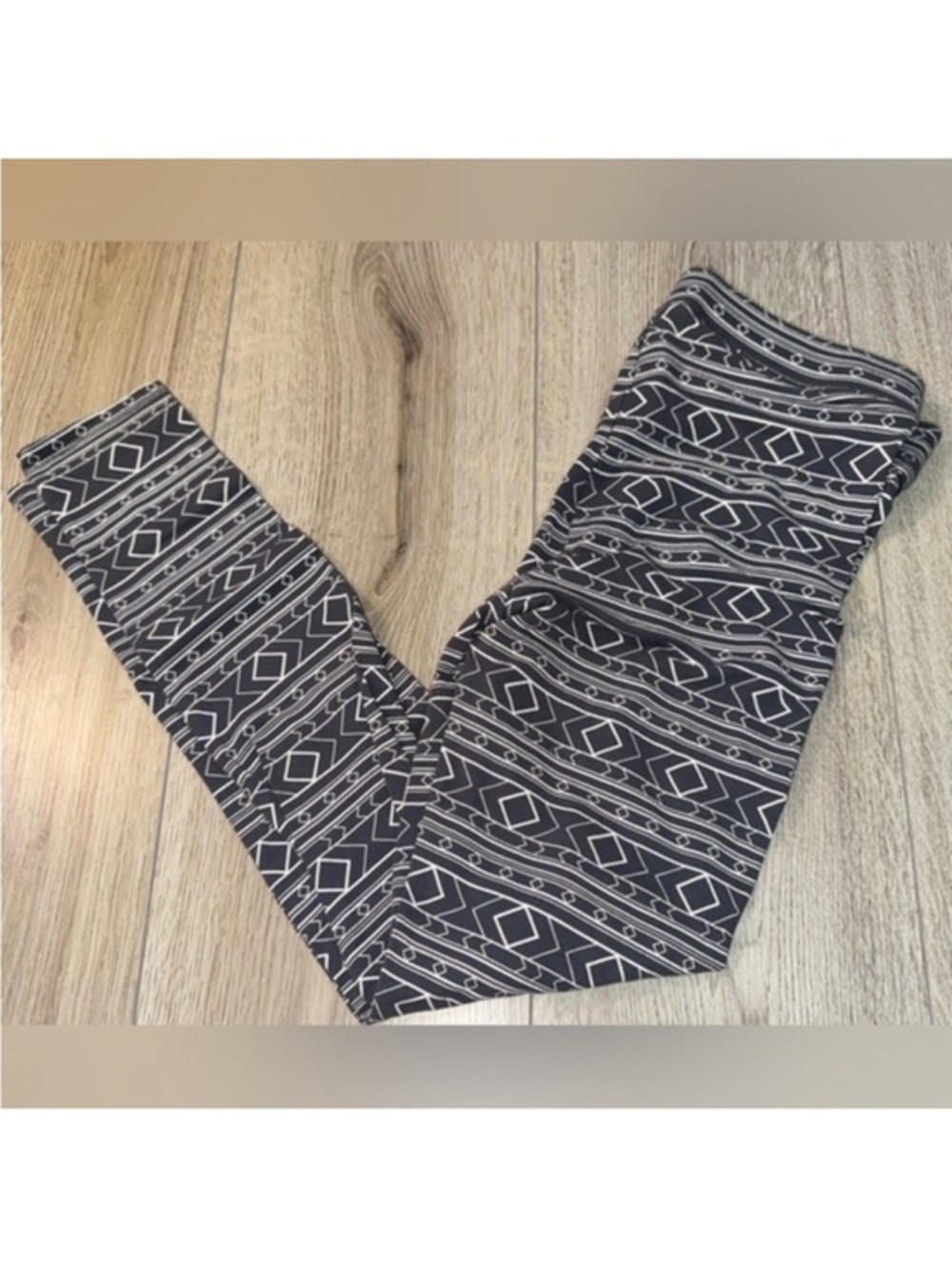 Victoria’s Secret pink grey gray white leggings tights